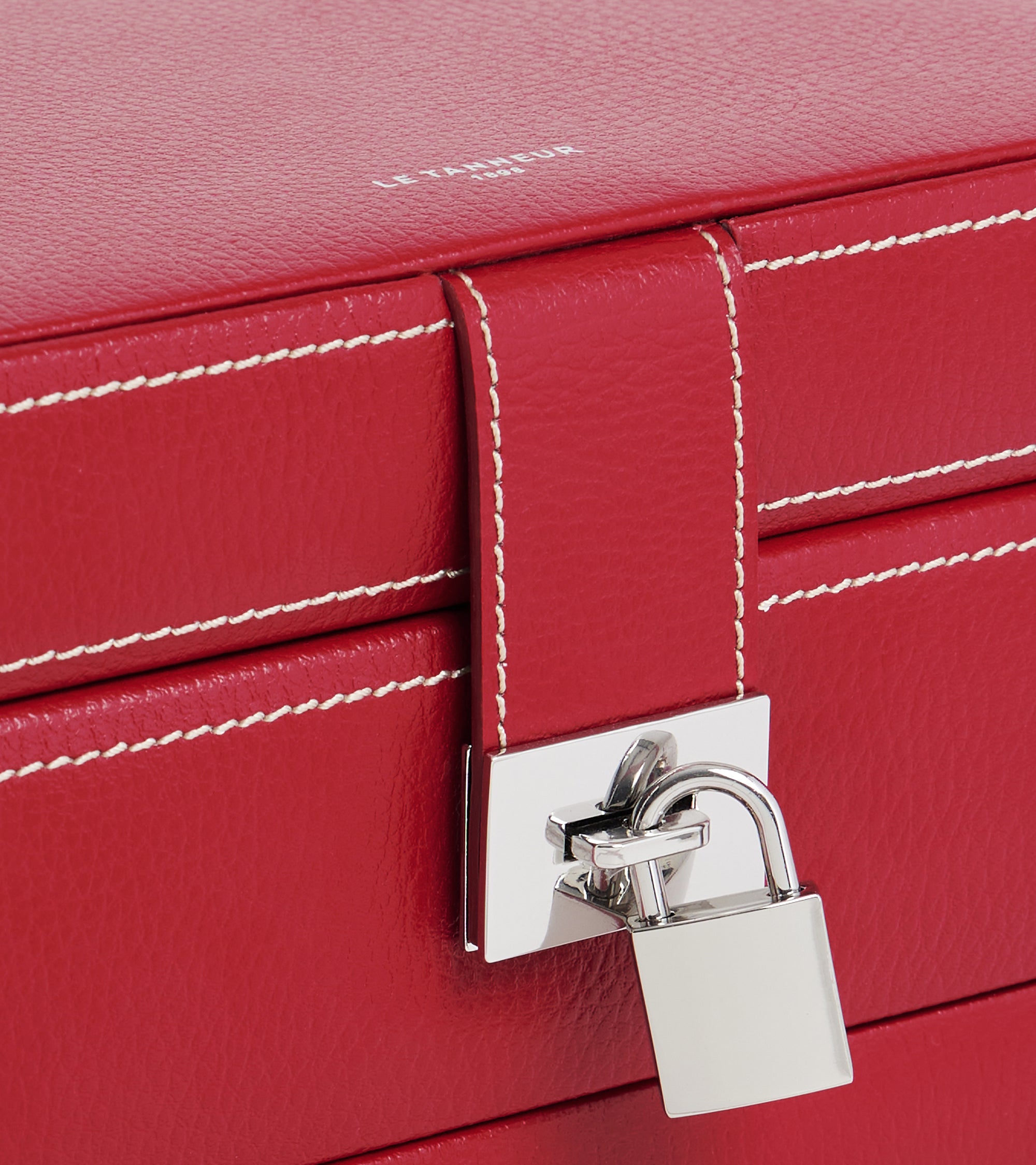 Medium automatic opening jewelry box in leather