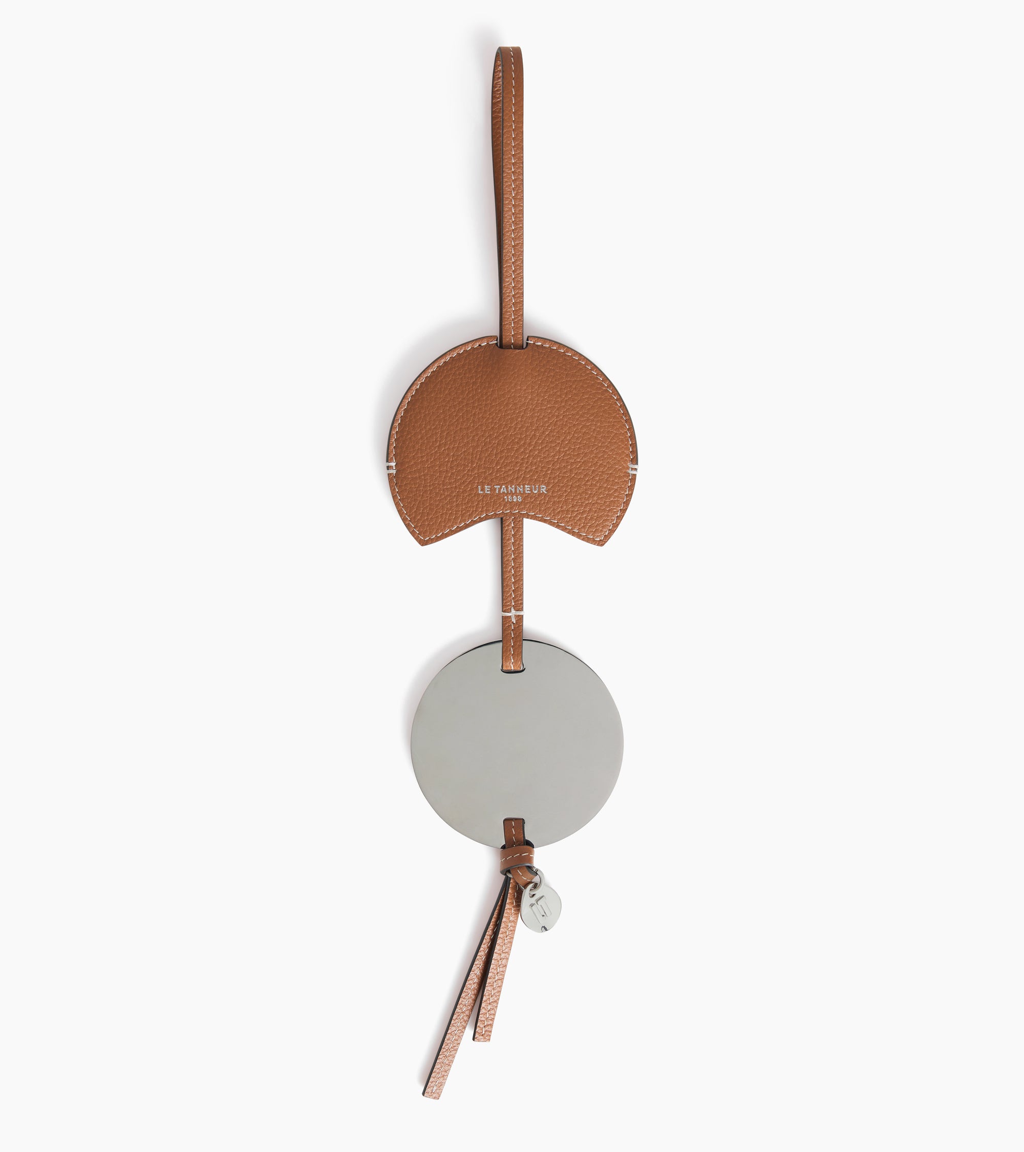 Spiegel mit Charms aus genarbtem Leder