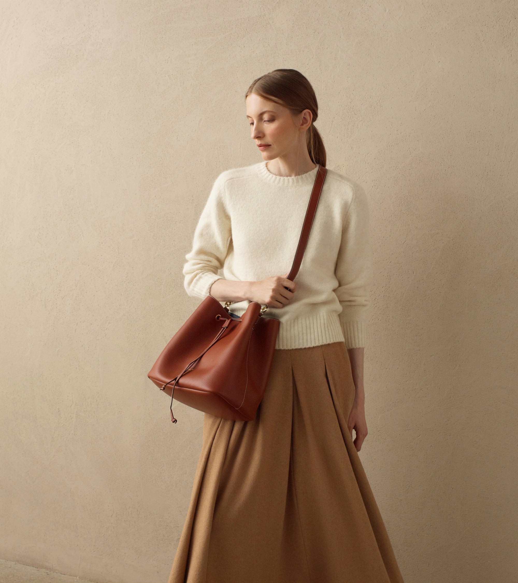 Louise large grained leather bucket bag