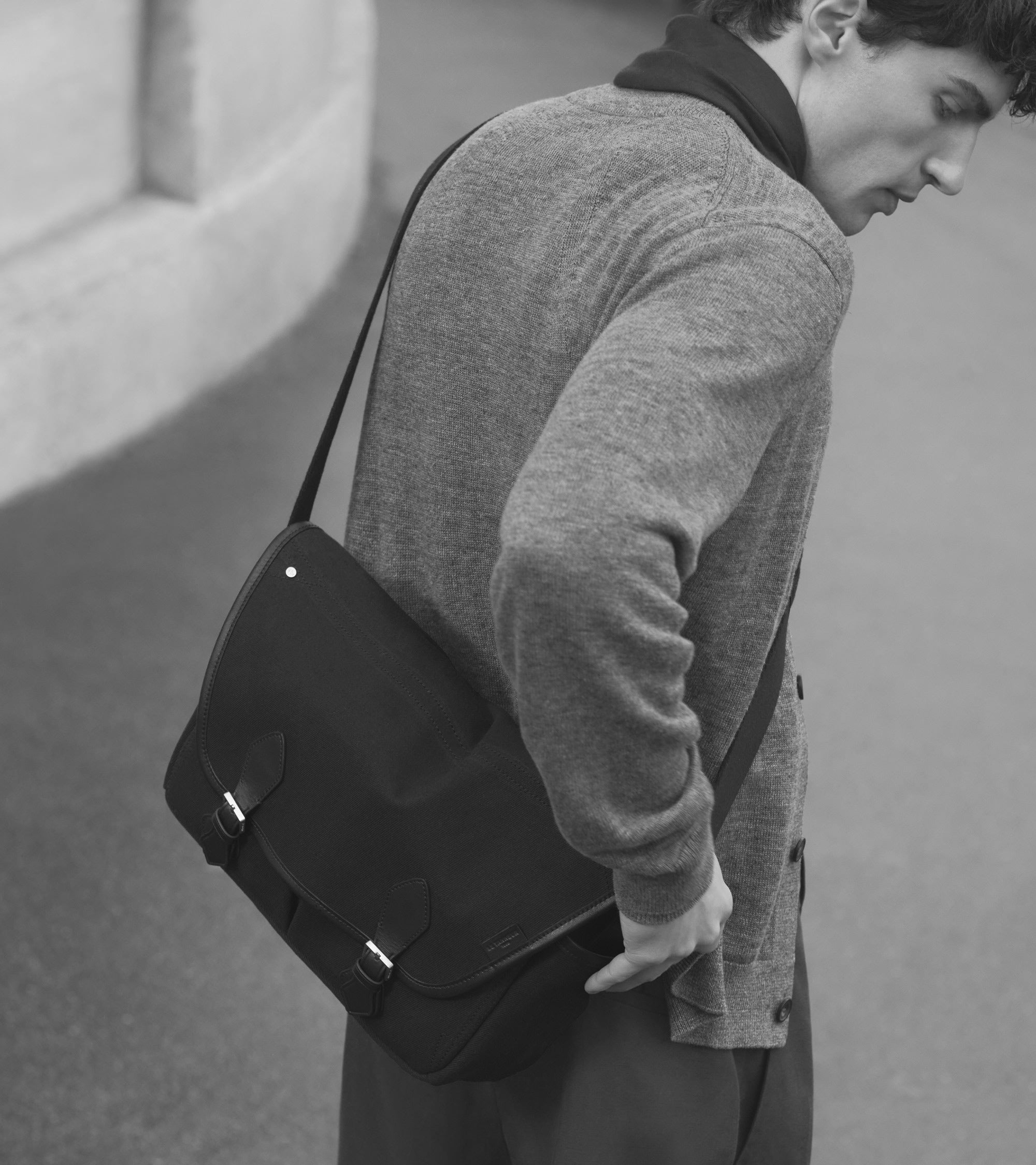 Bolso bandolera mediano Solveig de lona de algodón y cuero liso