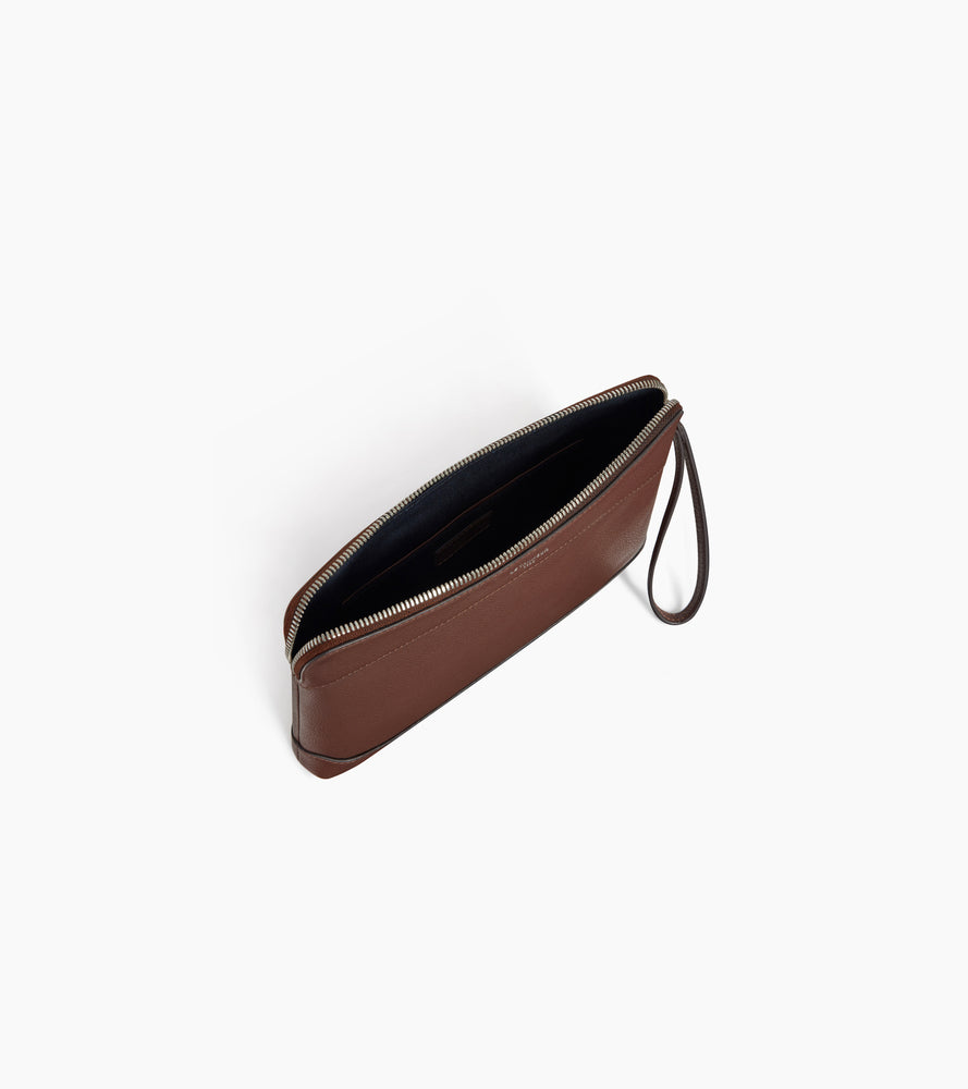 Zipped pouch in grained leather