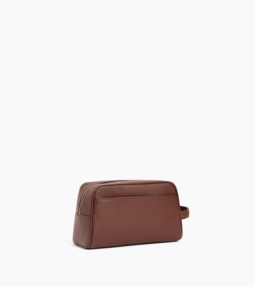 Toiletry bag in grained leather