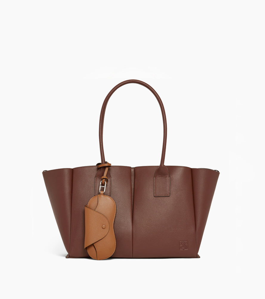 Glasses case with charms in grained leather